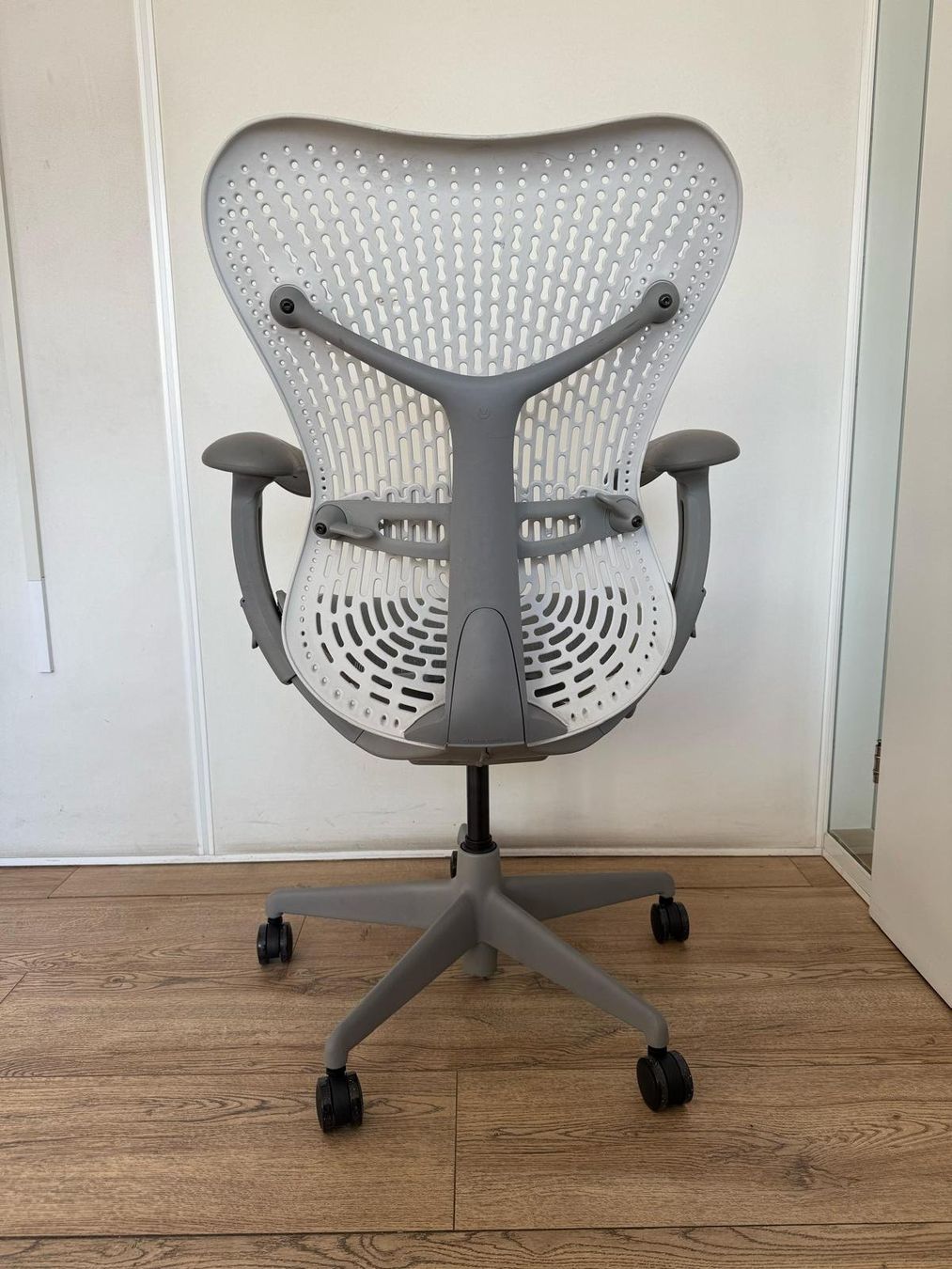 Chaises: Herman Miller Mirra Alpine – D'occasion à Purmerend par Offeco 3