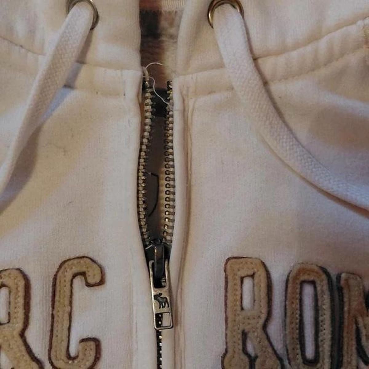 Abercrombie Maglioni & Felpe: Kapuzenpullover Abercrombie Fitch  Grösse M gebraucht – Usato da Basel venduto da archive. 3