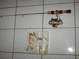 set complet pêche sous glace, canne moulinet fil et leurres