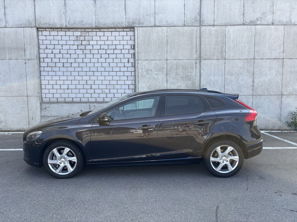 Volvo Autos: Volvo V40 CC T5 – D'occasion à Tann par handel68 1