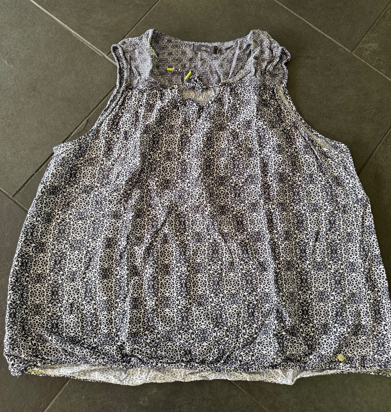 Top: Cecil Top XXL 100% Viskose – Usato da Balsthal venduto da flu33