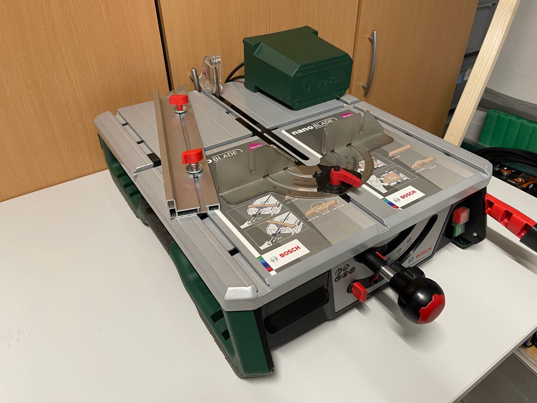 Bosch Sägen: Bosch Home & Garden Tischsäge AdvancedTableCut 52 – Gebraucht aus Bévilard von Vince3 1