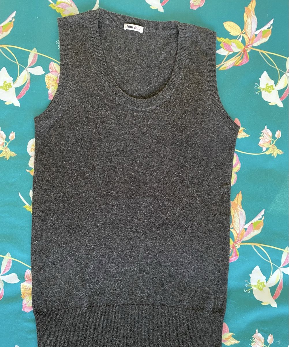 Lotti di vestiti: Miu Miu Prada Designer Top – Usato da Walchwil venduto da anj_9zhk 2