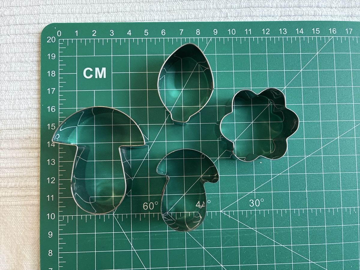 Küchengeräte: Cookie cutters - nature theme – Gebraucht aus Lucens von metaD
