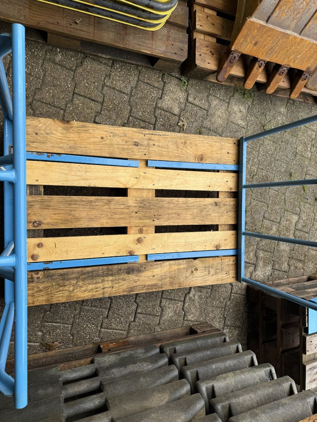 Alle Werkzeuge: Palettenaufsatz – Gebraucht aus Heimenschwand von Baehler-gartenbau 2