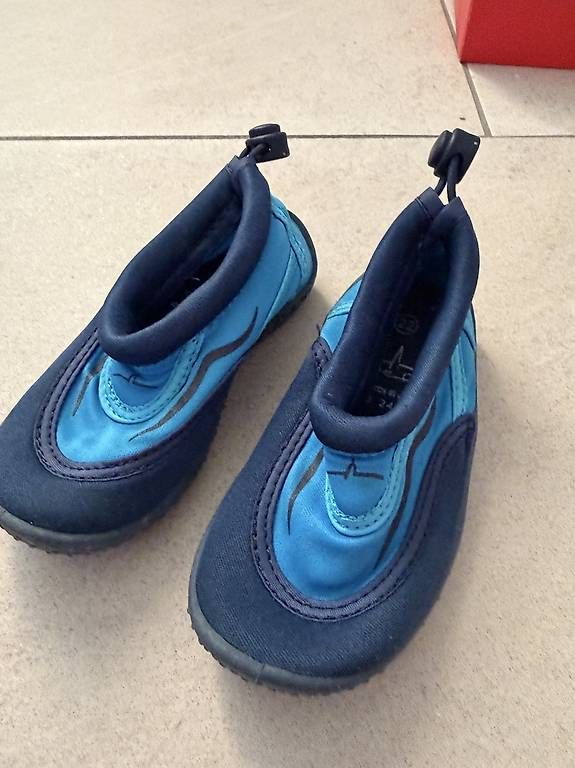 Schuhe für Jungen: Wasserschuhe – Gebraucht aus Bülach von Peron83
