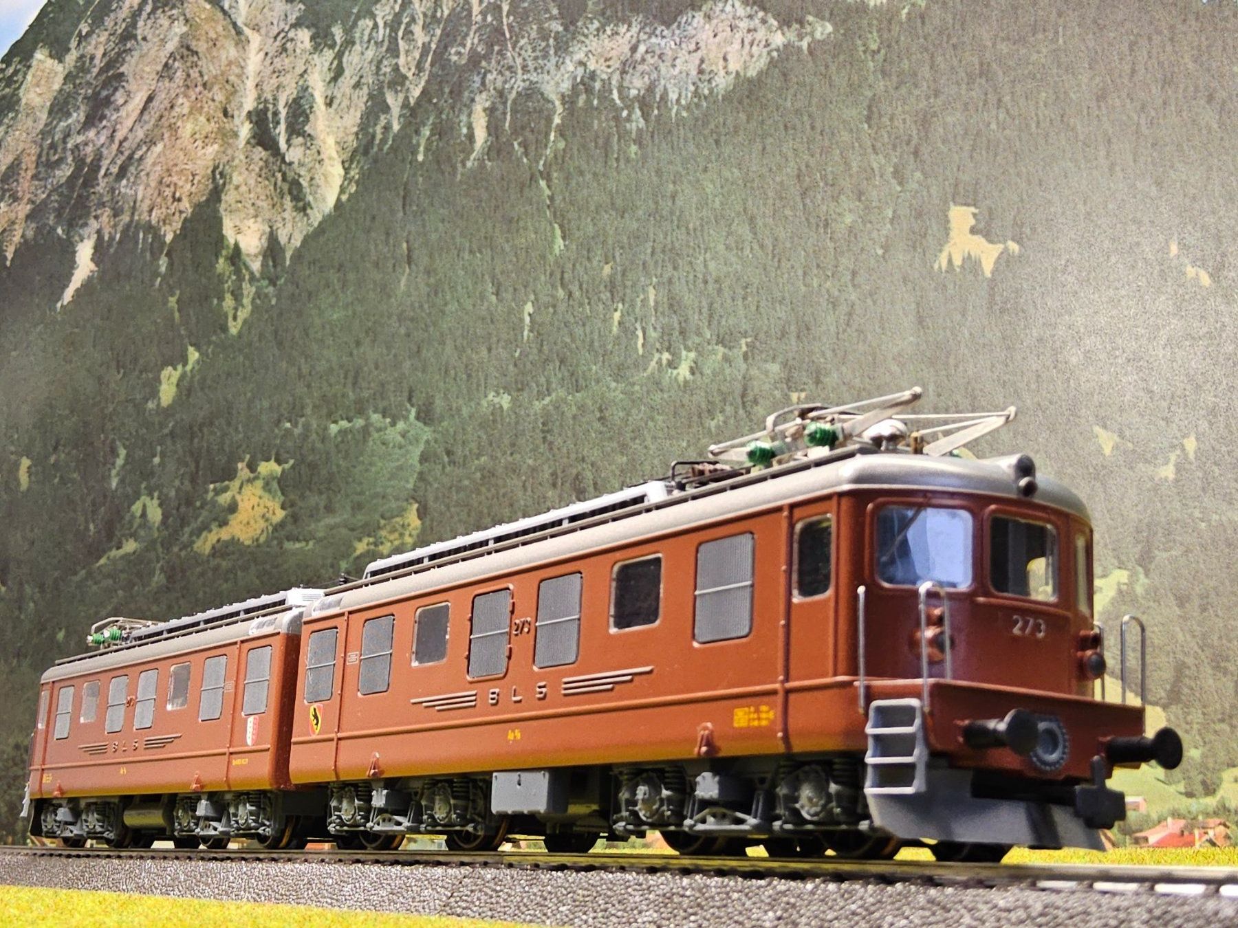hag-242-bls-doppel-lokomotive-ae-8-8-2-motorig-ac-h0-gebraucht