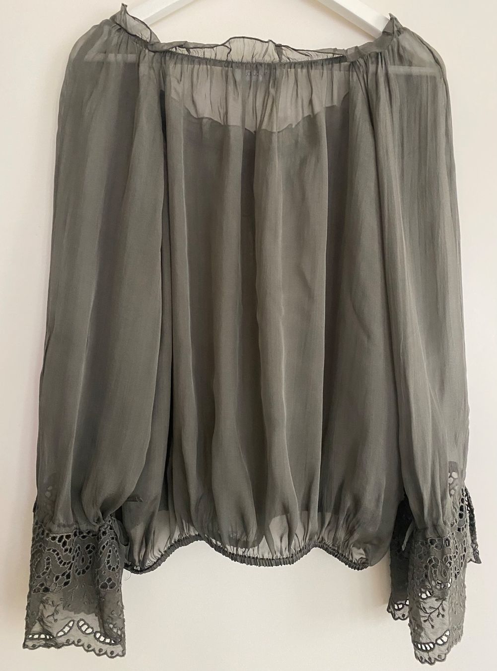 Max Mara Blusen: Seidenbluse von MAX & Co. in Taupe/Grau, One Size – Gebraucht aus Zürich von Maria2021 3