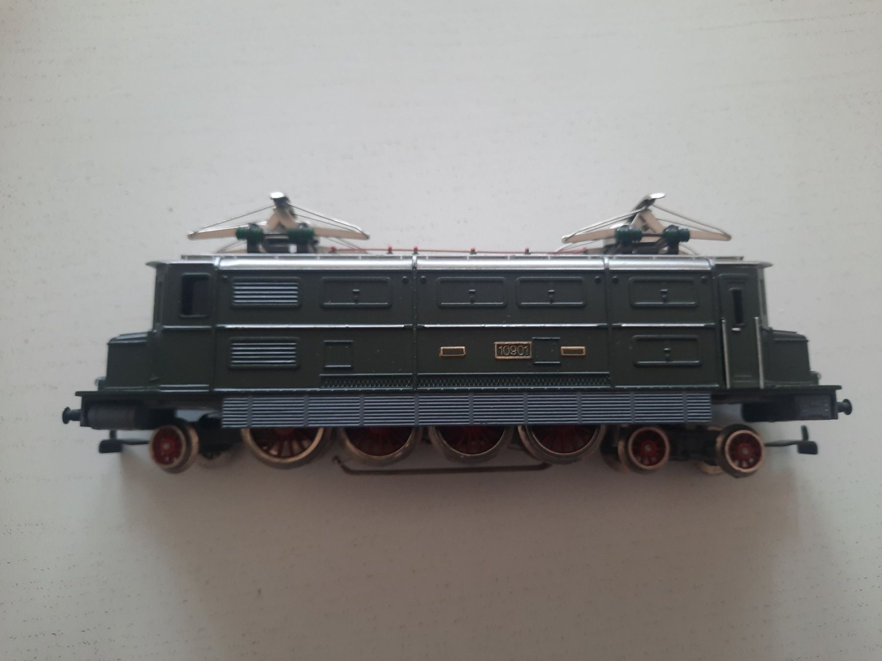 Hag Modellini di ferrovie: Locomotive HAG - Ae 4/7 – Usato da Thônex venduto da Lasdunas 2