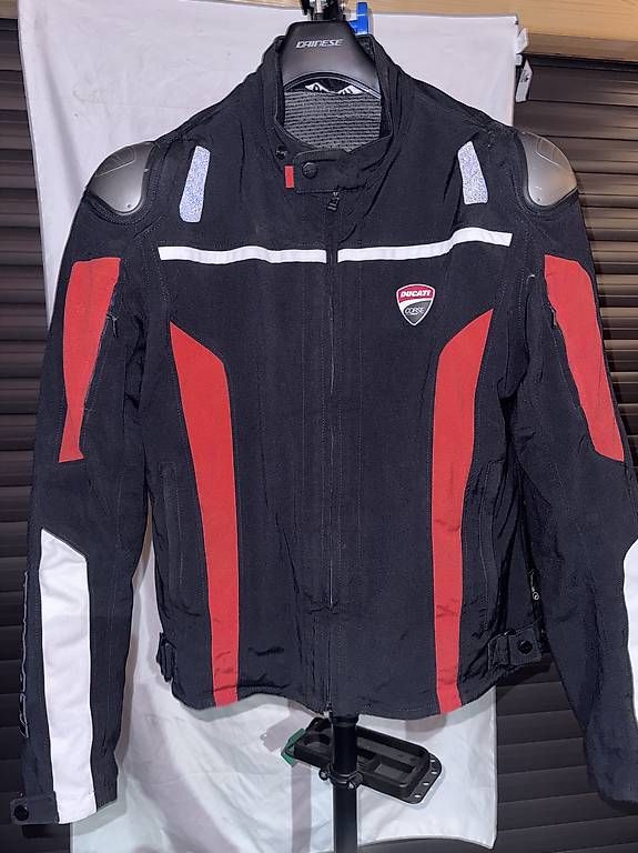 Ducati Giacche: Giacca moto Ducati 4stagioni – Usato da Oberwangen b. Bern venduto da cra_87q2