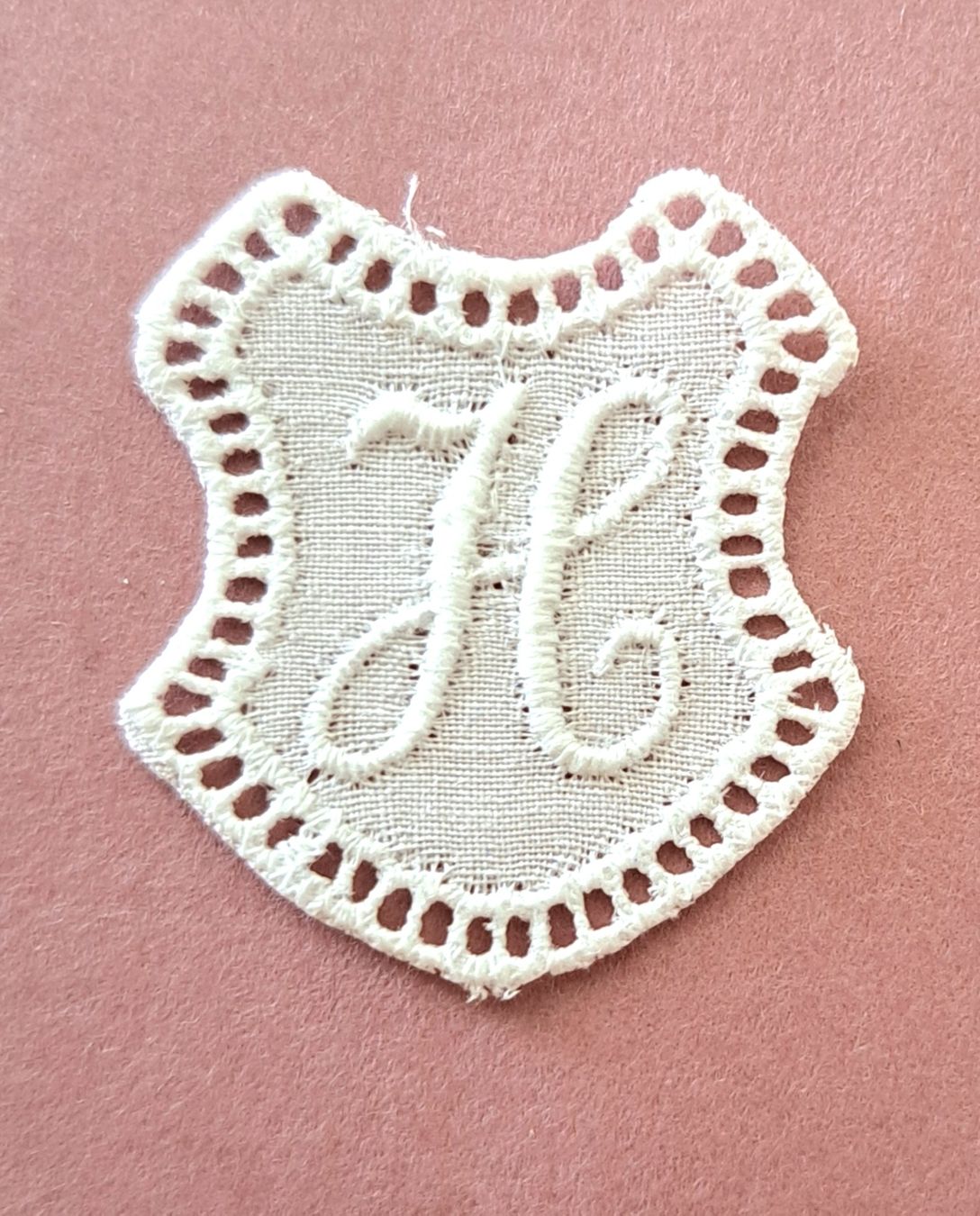 Stoffe: " H " Monogramme dentelle de coton ancienne- à coudre – Neu und originalverpackt aus Hauterive NE von ali_vintage