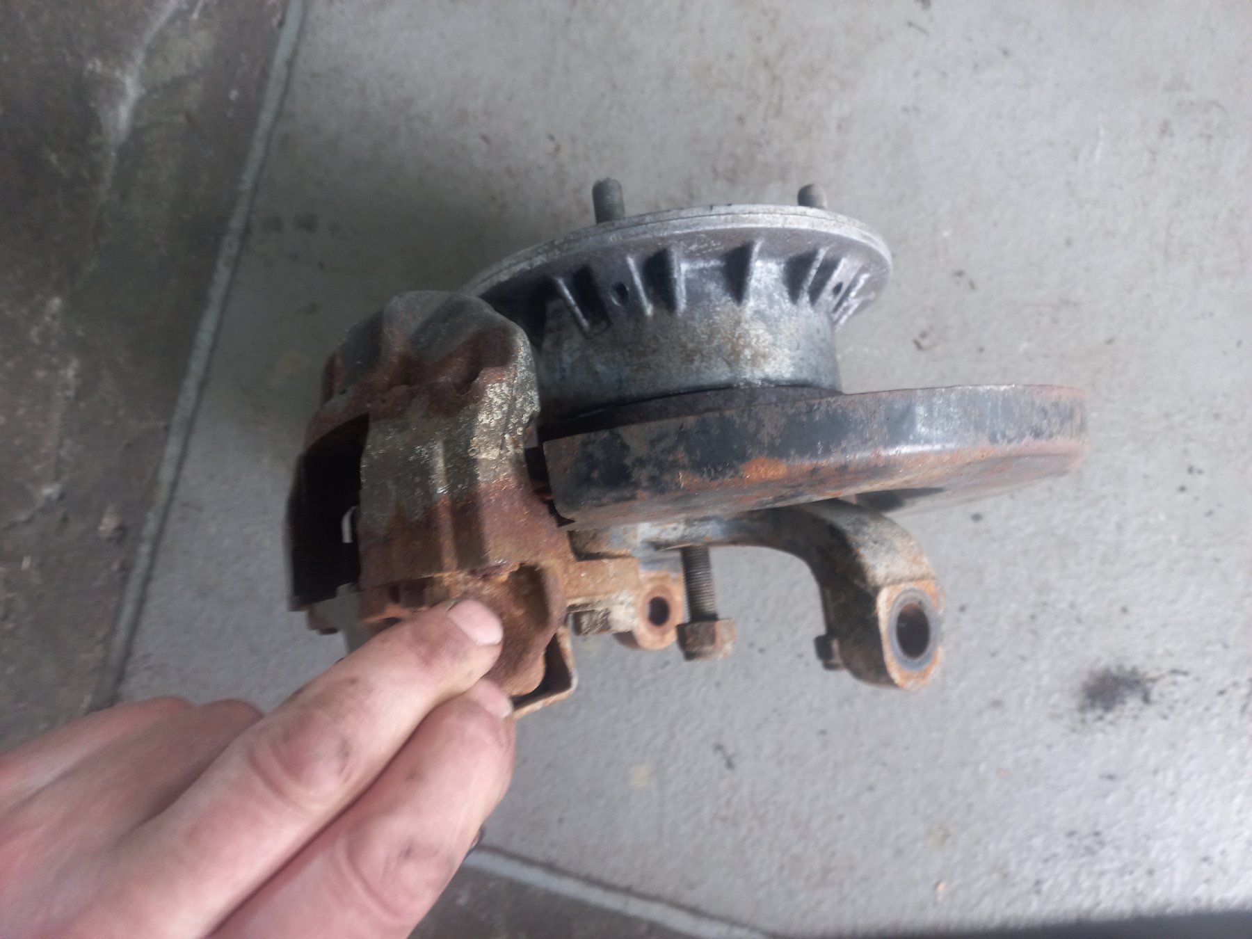 Volkswagen Tutti pezzi di ricambio auto: Oldtimer Achsschenkel Radnaben Bremszangen L+R VW  Käfer ?? – Usato da Dulliken venduto da mopar030 5