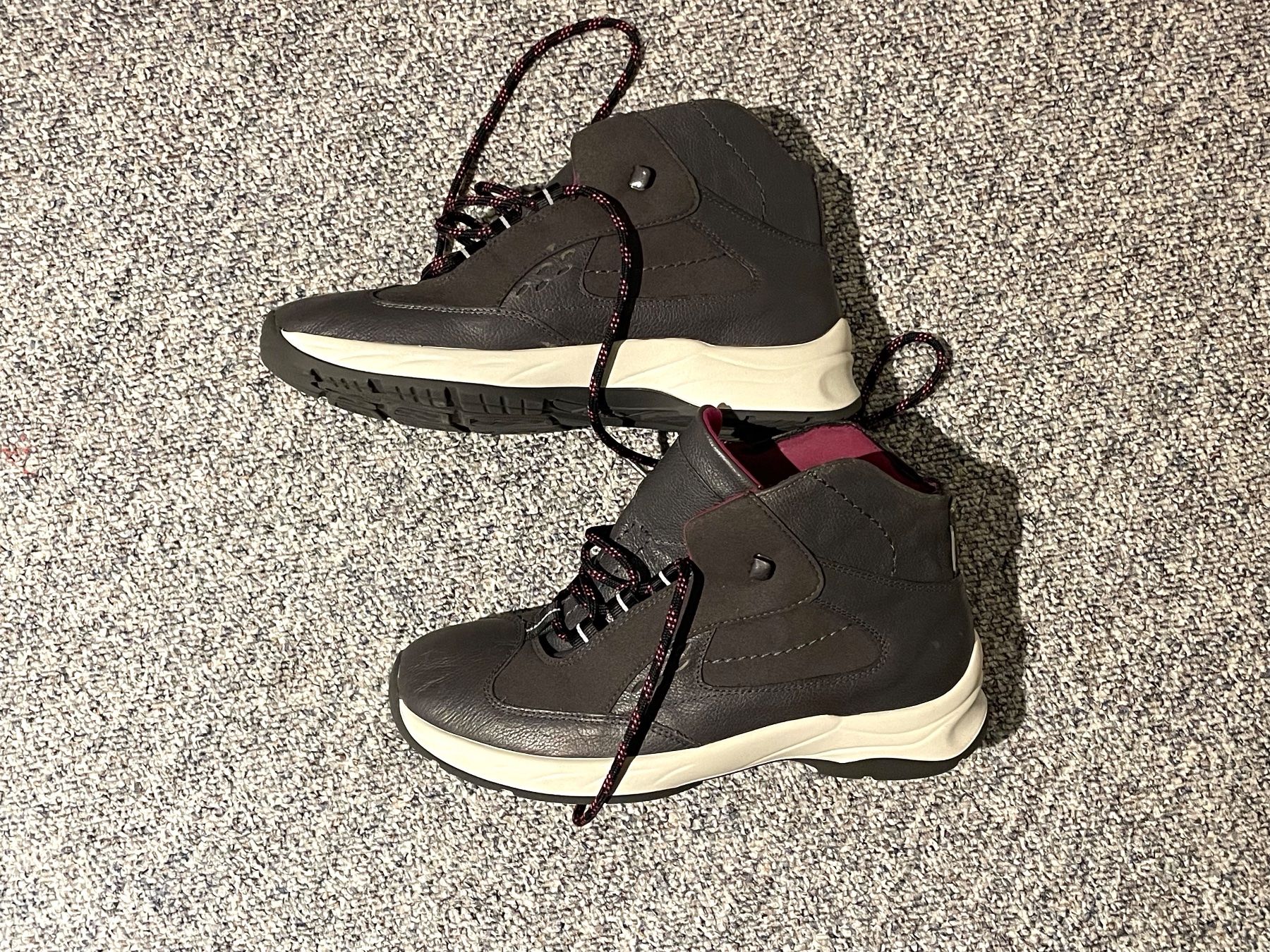Scarpe da donna: Chaussures de marche dames 41 – Nuovo (secondo la descrizione) da Genève venduto da flocon06 1