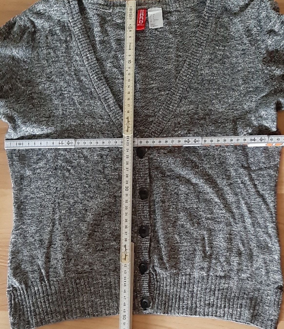 H&M Top: H&M V-Ausschnitt Strickjacke Grau Gr.38 – Nuovo (secondo la descrizione) da Seuzach venduto da VT-Collections2 6