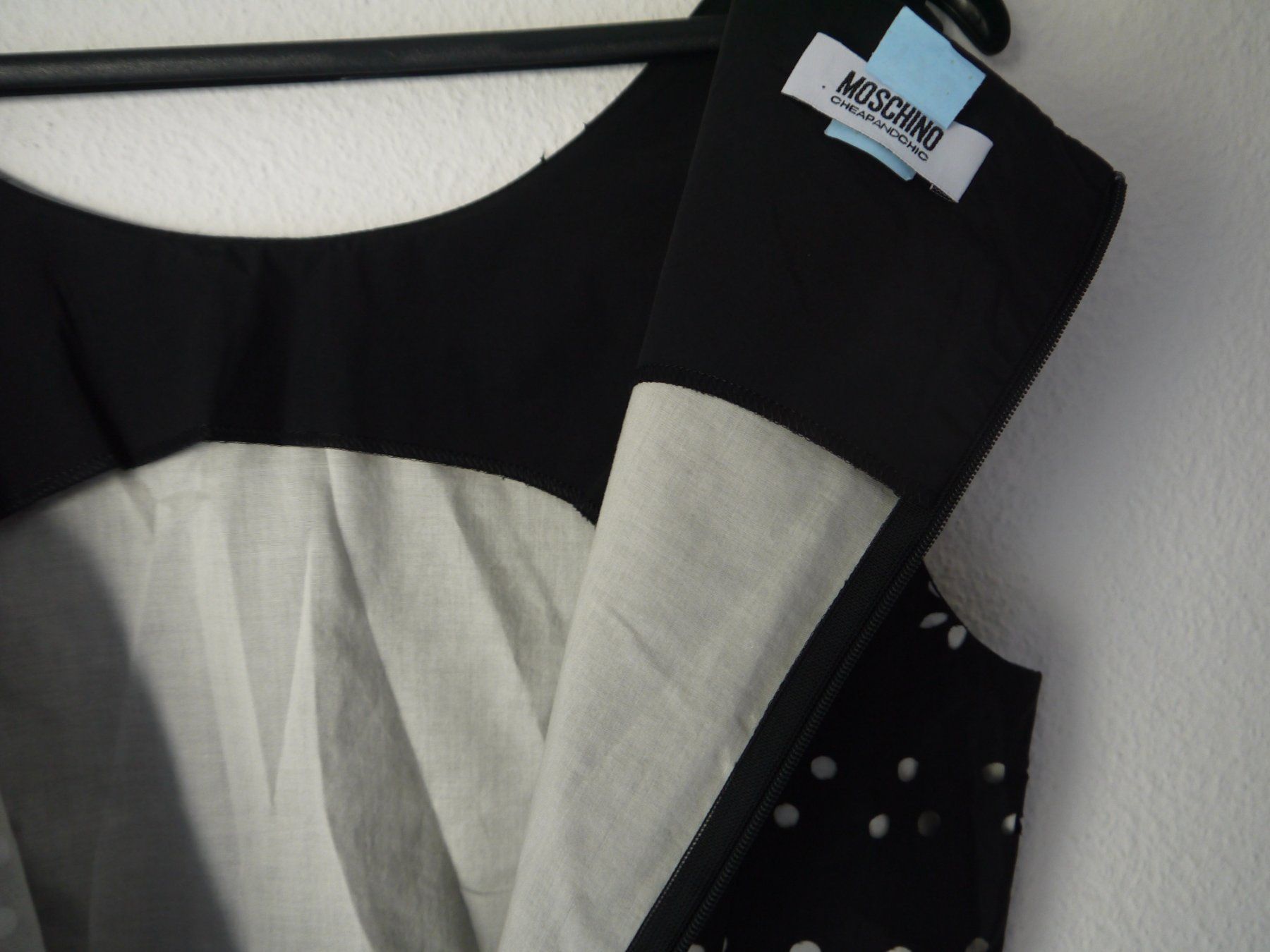 Moschino Robes: MOSCHINO Kleid gefüttert – D'occasion à Hagendorn par Blaf 8