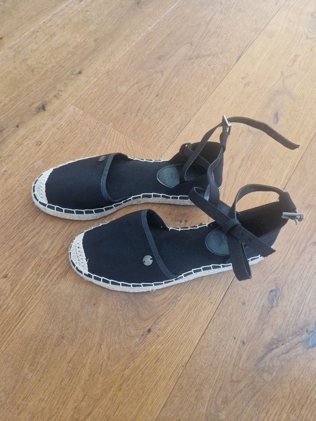 Esprit Scarpe da donna: Espadrilles Esprit schwarz Grösse 38 neuwertig – Nuovo (secondo la descrizione) da Dübendorf venduto da pet_8vnm 3