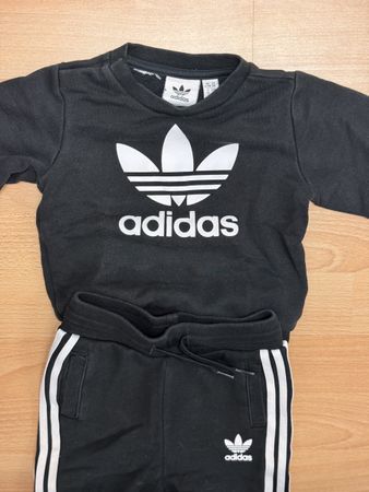 Adidas Trainer Gr. 68/74, schwarz, guter Zustand