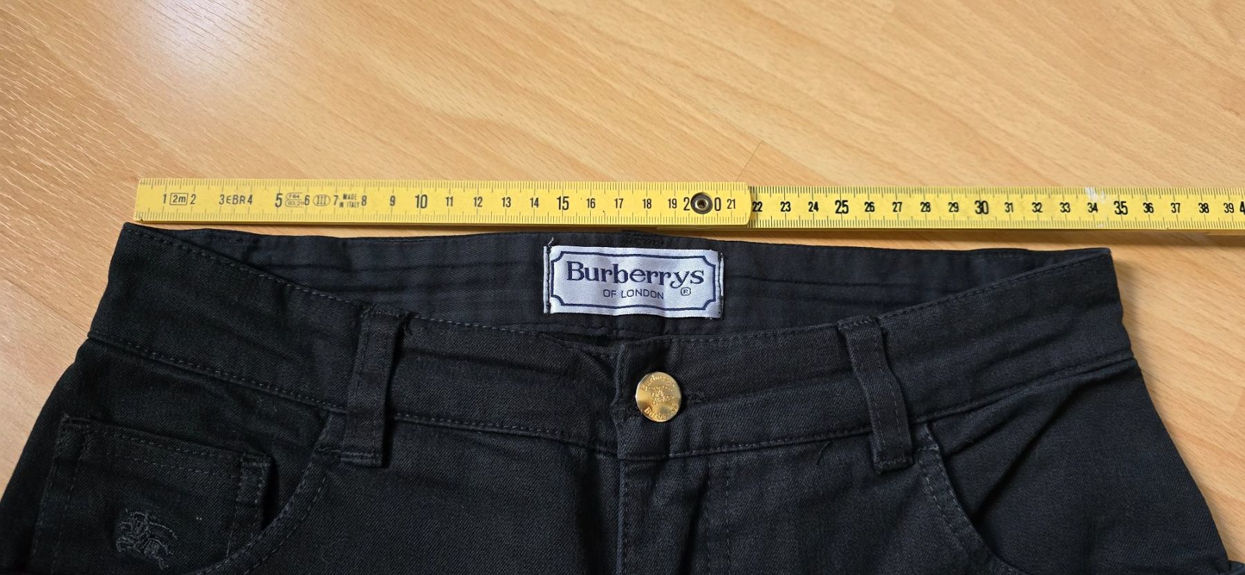 Burberry Jeans: schwarze Jeans Gr.38 – Usato da Oberbipp venduto da Meaw13 7