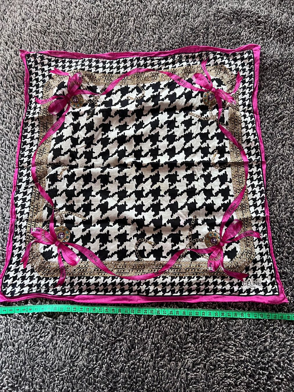 Celine Foulard & Sciarpe: Celine Paris Tuch 45x45 cm Baumwolle – Usato da Winterthur venduto da Dejv 3