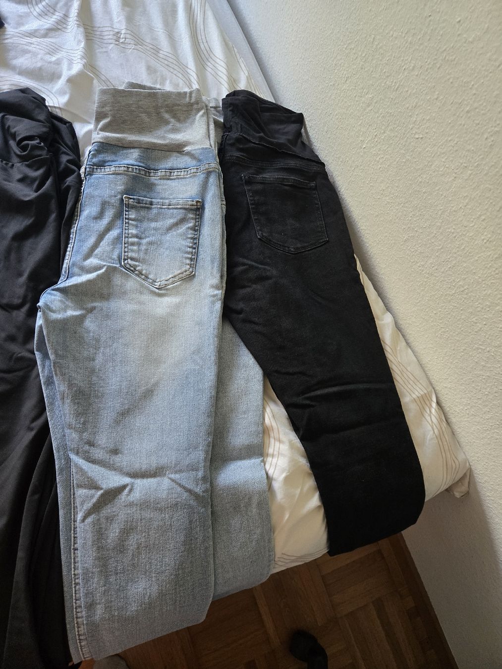 Lotti di vestiti: Kleiderpaket Schwangerschaftsmode – Usato da Greifensee venduto da Asti8 6