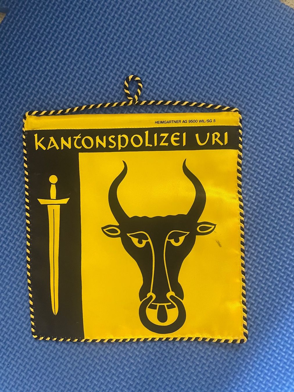Plaquettes & Badges: Kantonspolizei Uri Wimpel, fabrikneu – Neuf avec emballage d'origine à Willerzell par Eluchs 1