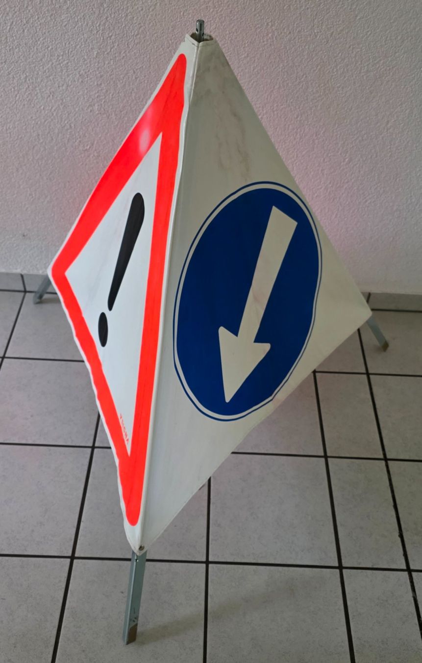 Triopan Insegne: Triopan Faltsignal – Usato da Münchwilen TG venduto da ecudos10