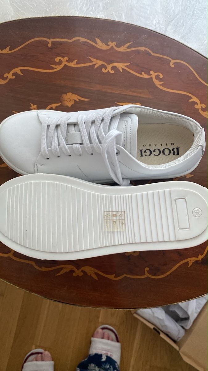 Boggi Scarpe da donna: Baskets blanches Boggi Milano, taille 38 - neuves! – Nuovo e nell'imballaggio originale da Ballens venduto da Annushka26 1