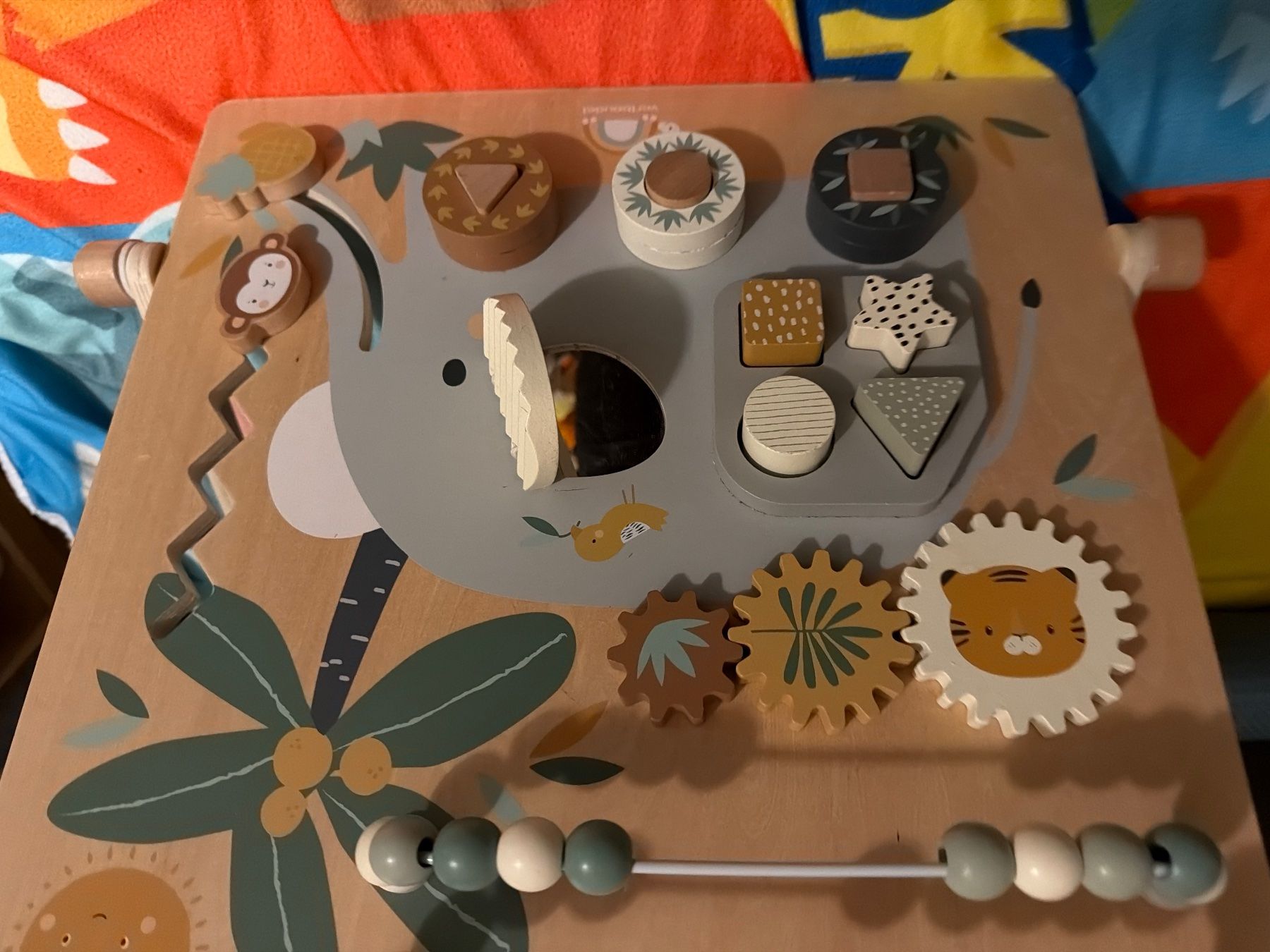 Giocattoli: Vertbaudet Montessori Spieltafel – Usato da Zürich venduto da pat_ql5b 2