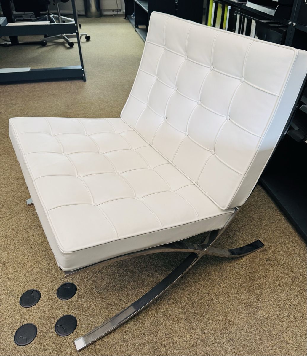 Knoll Poltrone: Knoll Barcelona Chair – Usato da Luzern venduto da liederli 8