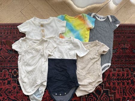 6 Sommer-Bodies Gr. 62/68 – Kurzarm-Set für 2–4 Monate