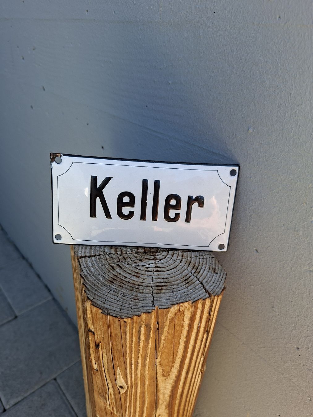 Insegne: Altes Keller Emailschild – Usato da Ganterschwil venduto da HeidiuPeter