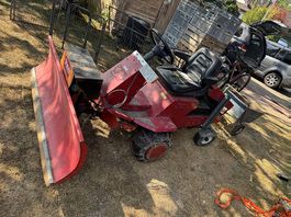 Toro Rasentraktor Mit viel Zubehör 18PS Kohler