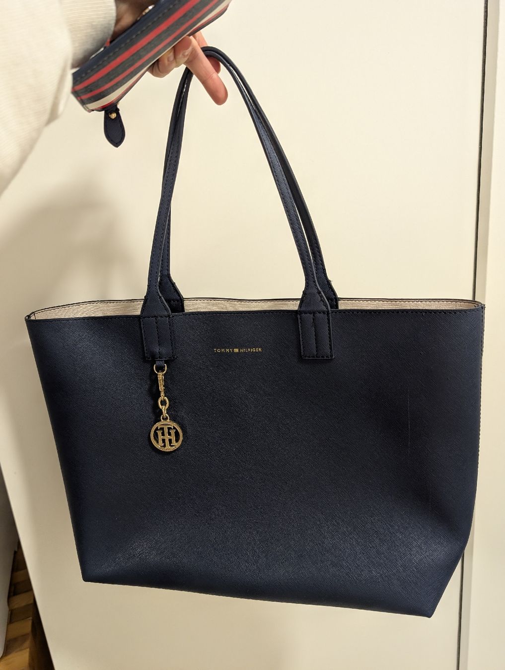 Tommy Hilfiger Borse da donna: Borsa Tommy Hilfiger reversibile – Usato da S. Pietro venduto da van_2826 1