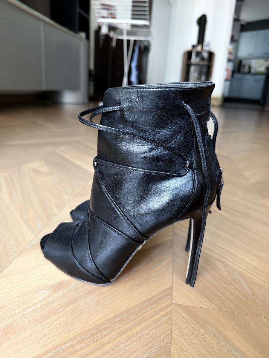 Guess Damenschuhe: Guess Leder Stiefeletten schwarz Groesse 37 – Gebraucht aus Luzern von avi_5cpl 9