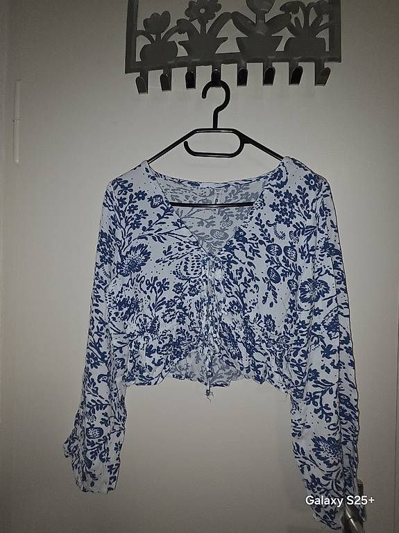 Tops: Croptop  – Gebraucht aus St. Gallen von ruz_t5lk 4