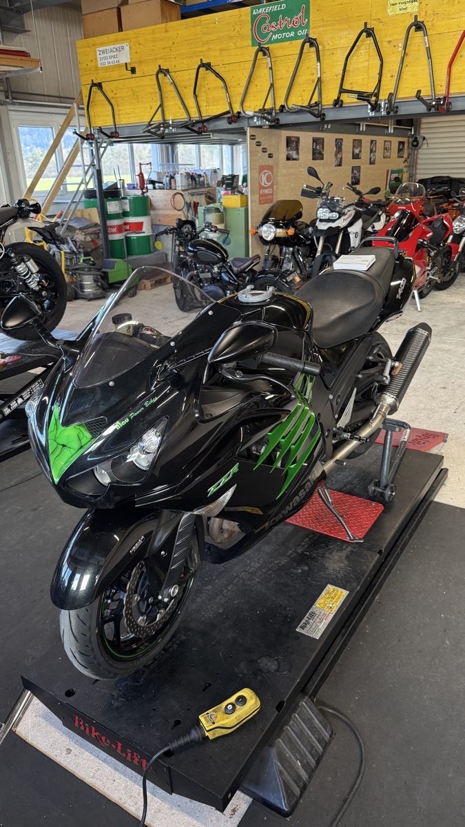 Kawasaki Strada: Kawasaki ZZR1400 Special Edition – Usato da Bargen BE venduto da FreddyLayher 5