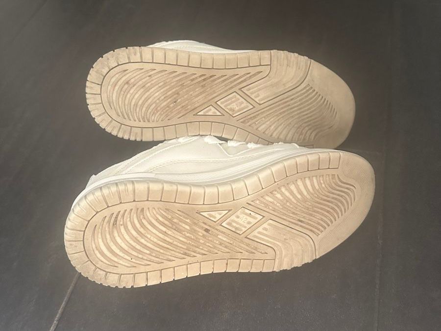 Bershka Scarpe da uomo: Bershka Chunky Sneaker Low Weiss Gr. 42 – Usato da Chur venduto da dajan.17 3