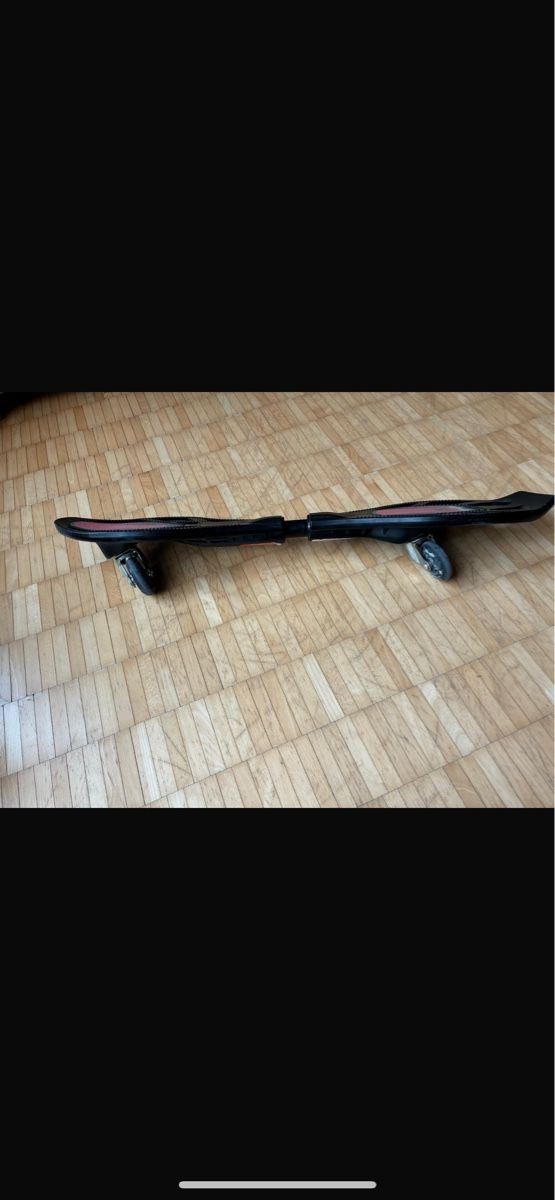 Veicoli per bambini: Waveboard für Kinder schwarz-rot – Usato da Arlesheim venduto da Thierrino 2