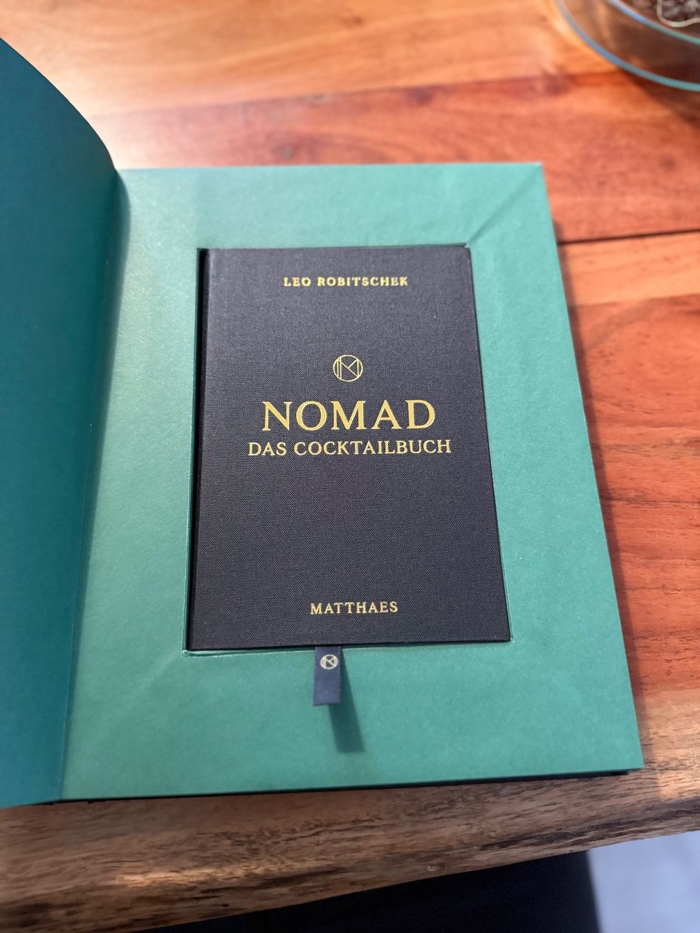 Libri: NOMAD Das Kochbuch von Daniel Humm – Nuovo (secondo la descrizione) da Egliswil venduto da Michel-Bucher 1