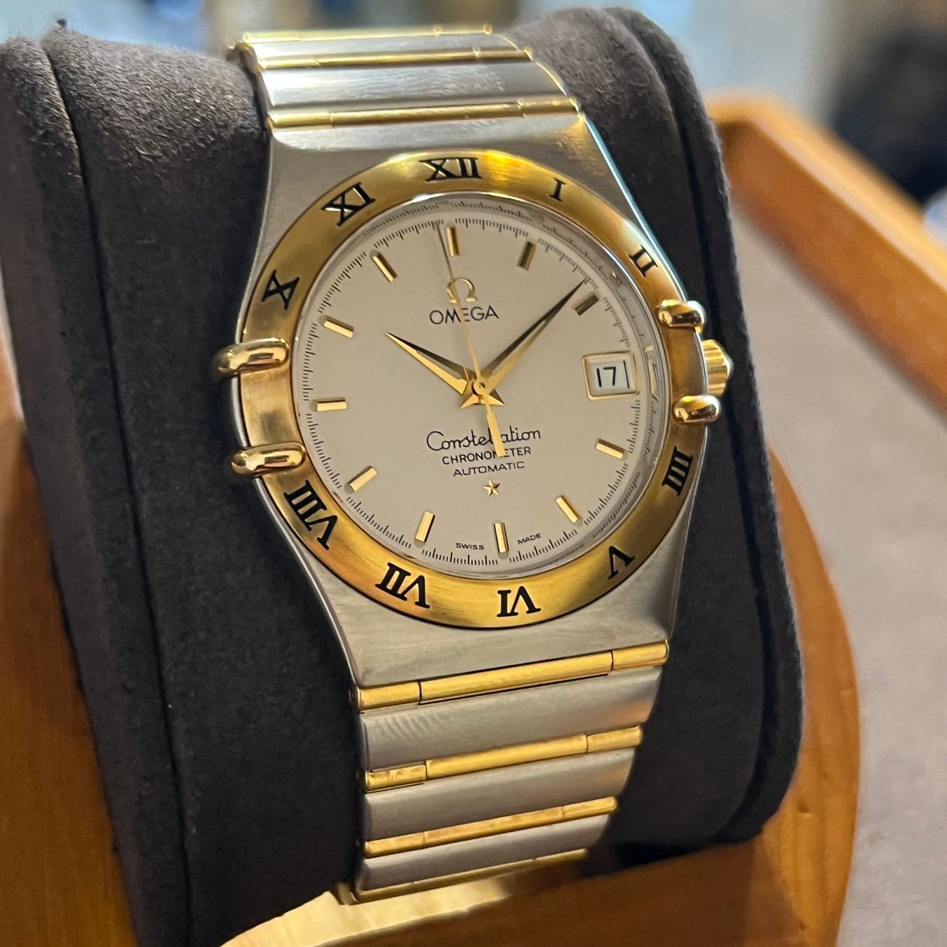 Omega Montres: FLASH SALE Omega Constellation Automatic Date Gold Bezel 120 – D'occasion à Carouge GE par Watchaser 1