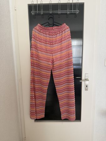 Pantalon tricoté rayé multicolore