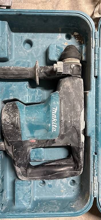 Trapani: Makita Bohrhammer – Usato da Uznach venduto da l0609