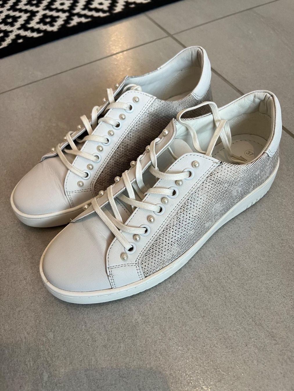 Scarpe da donna: Lasocki Leder-Damenschuh Grösse 37 weiss – Nuovo (secondo la descrizione) da Uetendorf venduto da steimar