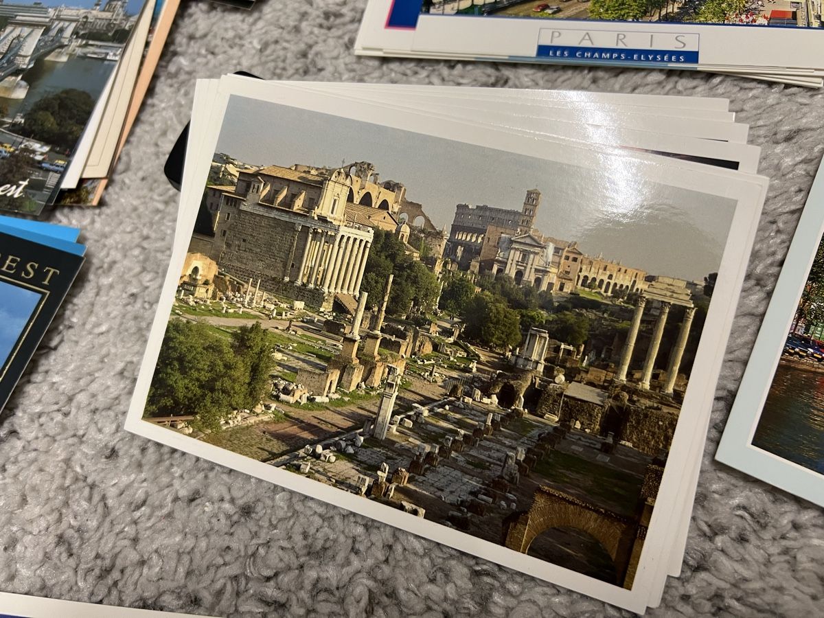 Cartoline postali: 90er-Jahre Postkarten-Set Paris, Rom, Budapest, Amsterdam – Nuovo e nell'imballaggio originale da Bülach venduto da zrh81 1