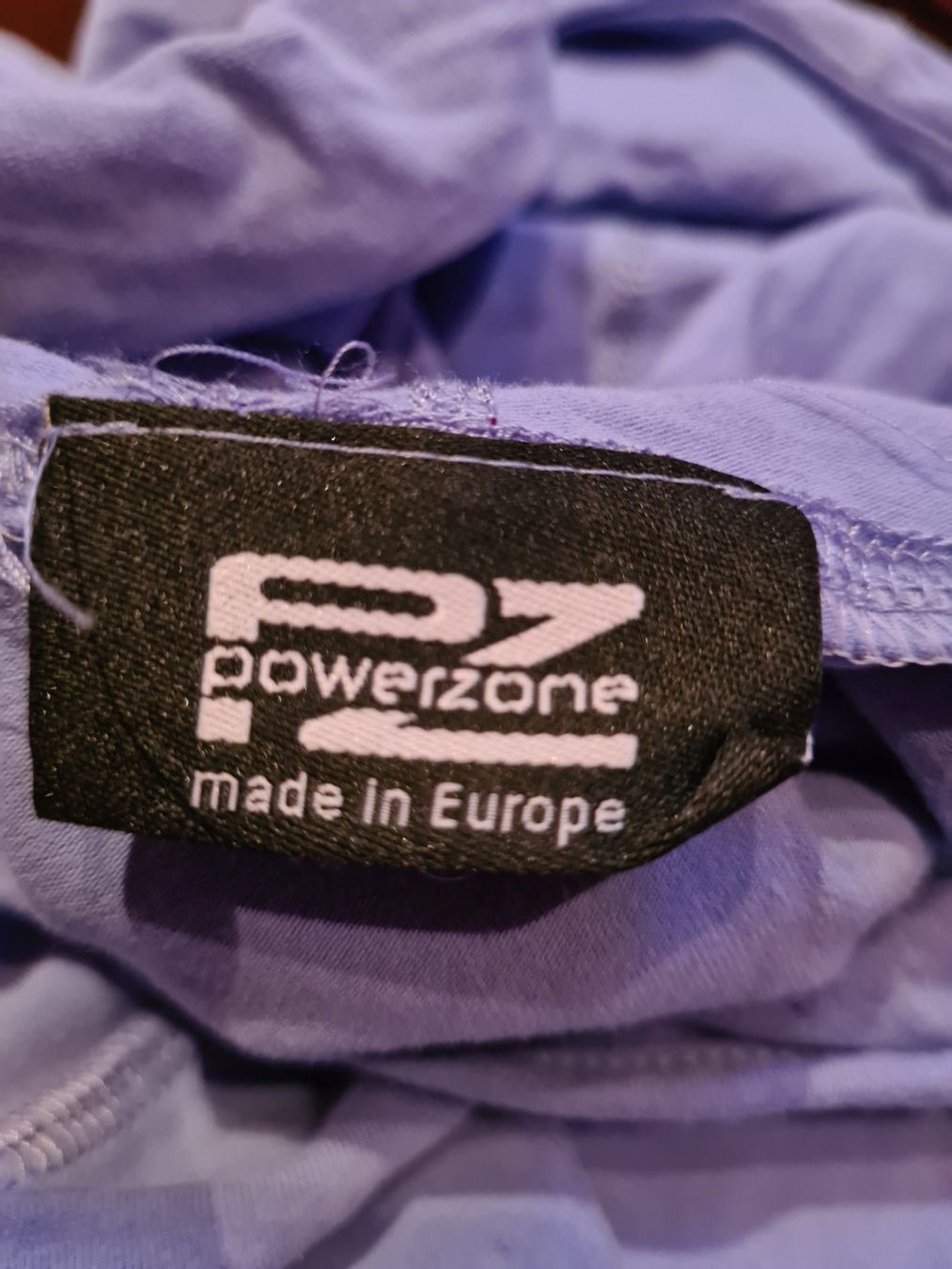 Maglioni & Felpe: Kapuzenpulli und weites Jäckli im coolen style – Usato da Ferden venduto da jemyce 3