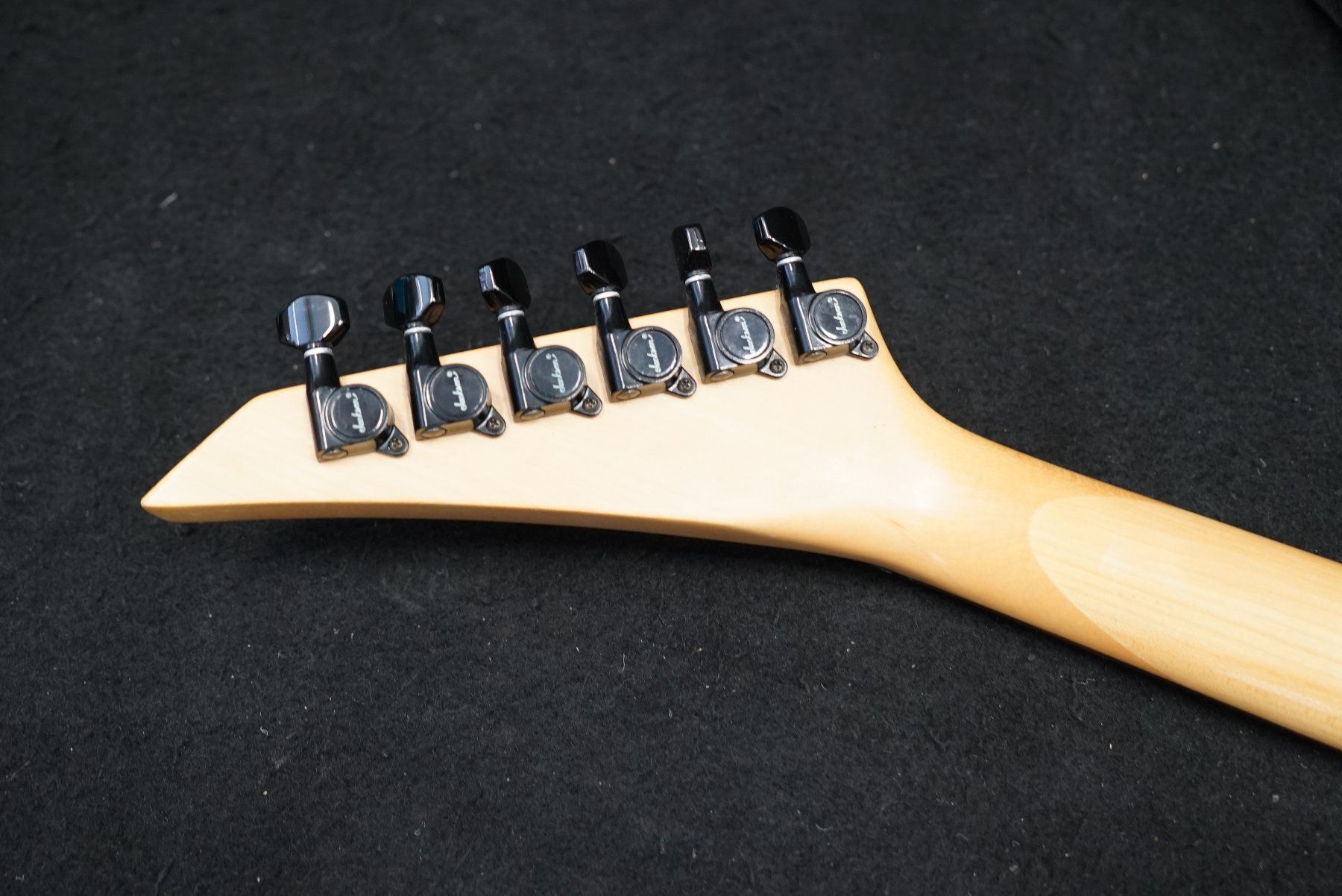 Charvel Strumenti musicali: Charvel Mod.2 E Gitarre mod. mit Case red – Usato da Ortschwaben venduto da Musictrade 6