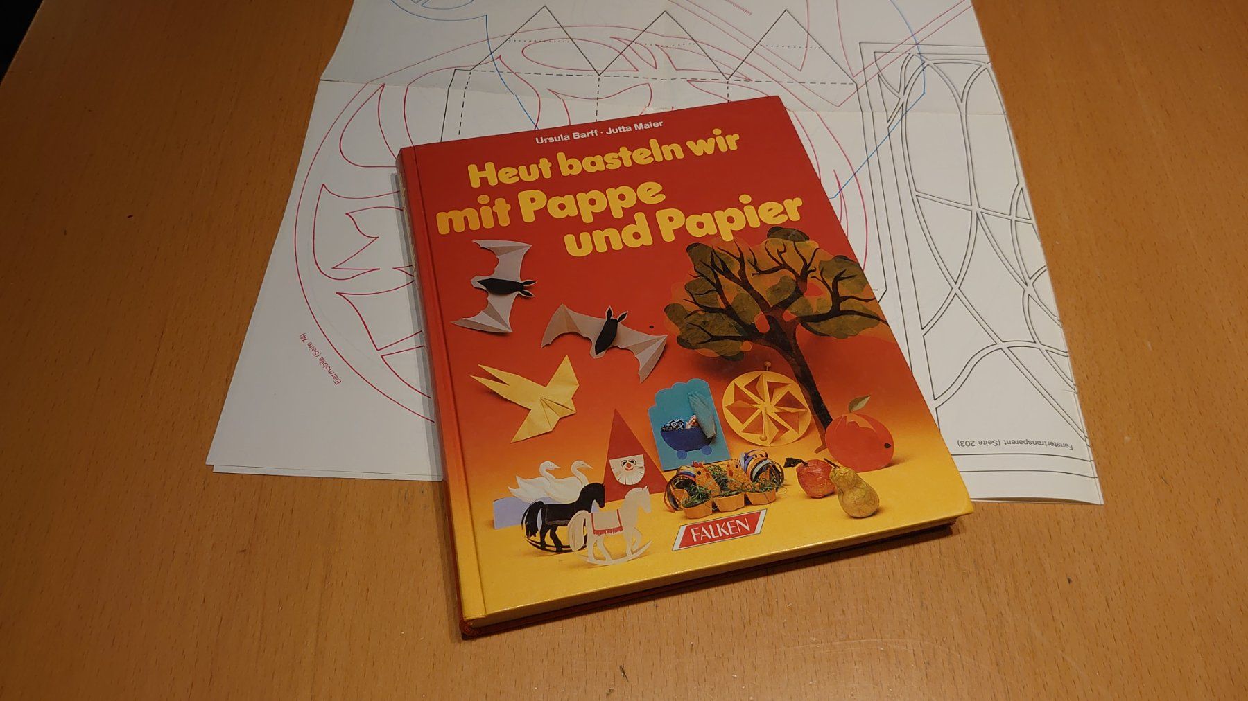 Bücher: Heute basteln wir mit Pappe und Papier – Gebraucht aus Kirchberg BE von Myford
