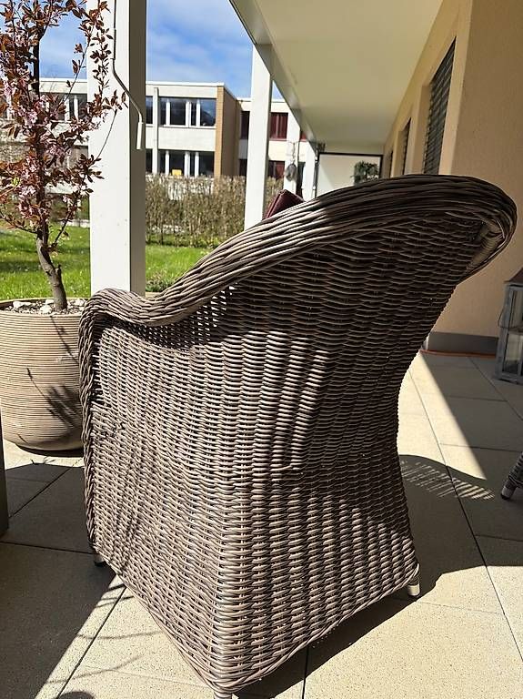 Set di tavolo e panche: ***Schnäppchen**Gartentisch Set mit Gartenstühlen Polyrattan – Usato da Siebnen venduto da Swissvip 3