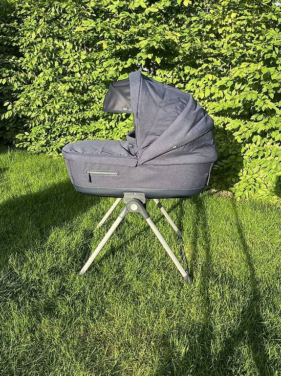 Poussette: Inglesina Aptica Kinderwagen mit Wanne – D'occasion à Reinach BL par tkl_csl8 4