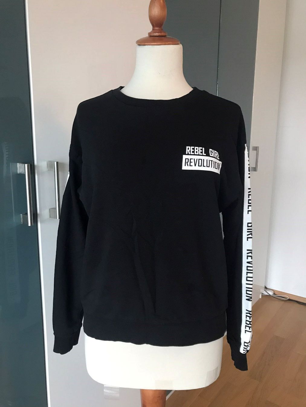 H&M Pullover & Sweatshirts: H&M langarmshirt 38M – Gebraucht aus Duebendorf von Alexandertreyer